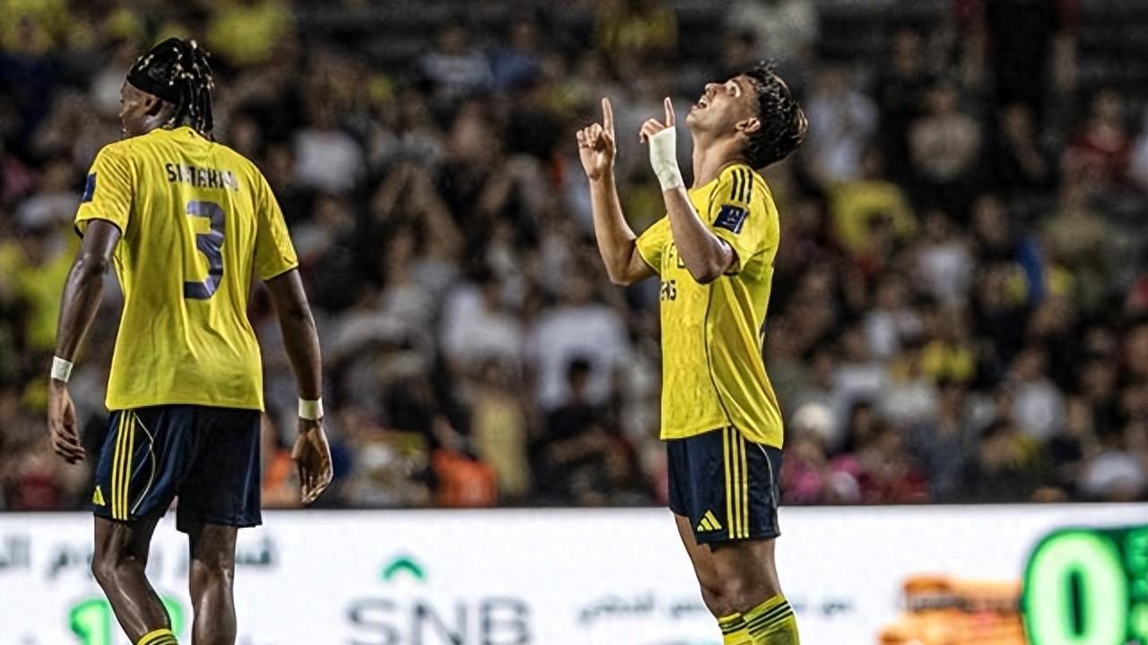 40岁C罗6射门0进球，关键助攻价值千金，率队奇迹晋级决赛