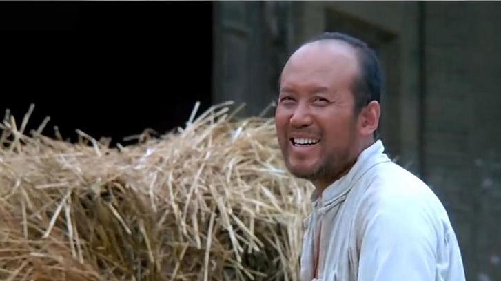 郭达为拍“举起手来”差点成“太监”，潘长江机智解围成就了经典