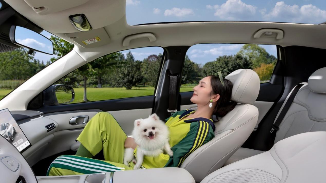 长安启源全新Q05 7.49万起上市，真香的不止激光雷达