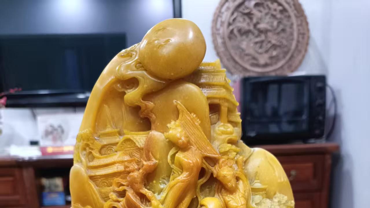 《田黄雕七仙，石中筑仙境 —— 罕见七仙女田黄石雕刻的神话与石艺绝唱》