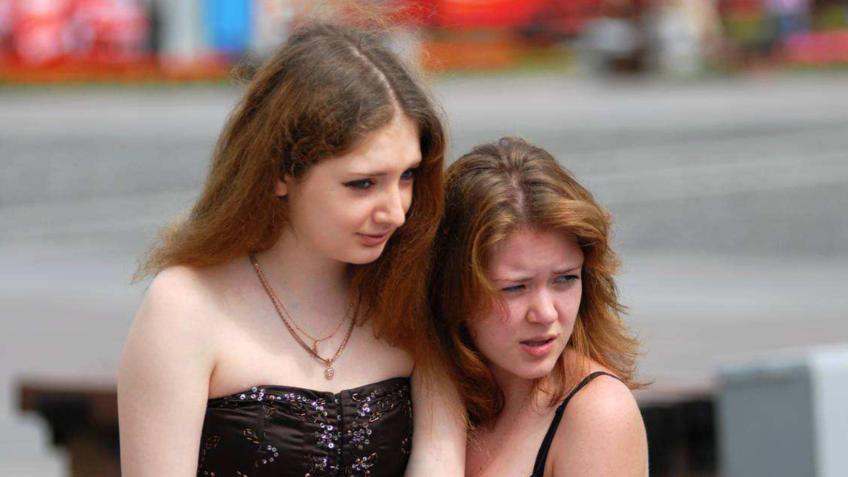 欧洲“美女之国”闹男荒，每小时40元的情感代餐，在喂养怎样的孤独经济？