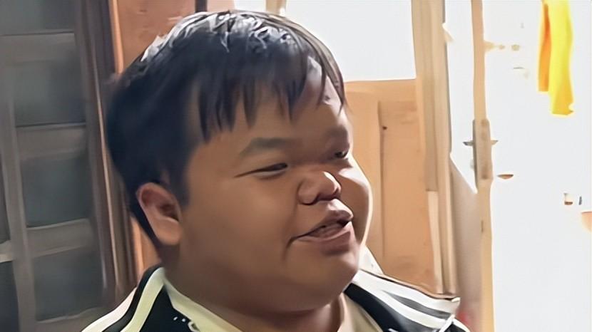 ​一米四小伙和唐氏女孩：爱情，真的只能算计吗？是命运的玩笑，还是人间真情？