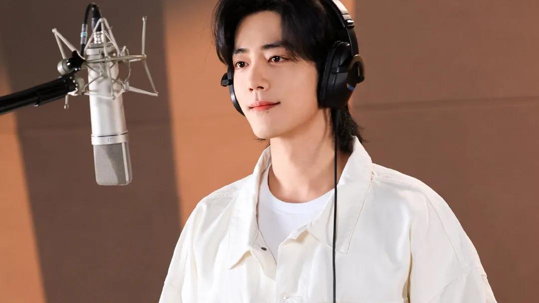 肖战直播间被主播美颜到“变形”！独特气质不用修饰，肖战底板好