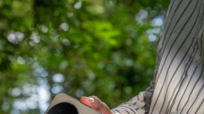 颜值即正义，vivo X300如何通过精致做工与高级感打造小屏旗舰标杆