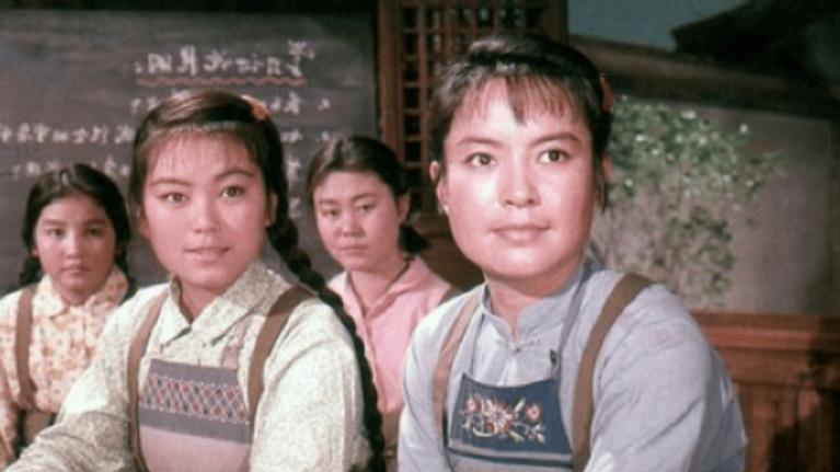 长相一般但演技精湛，错过演《芙蓉镇》的李小力，后来去哪了