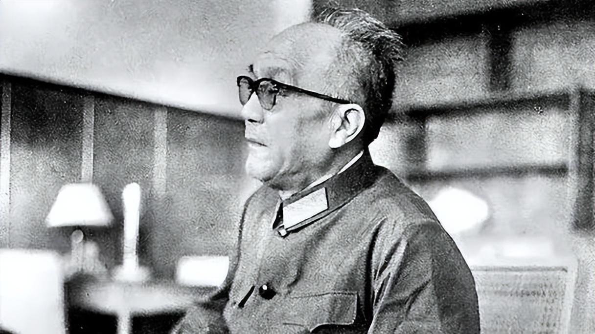 1951年黄克诚任职湖南，发现一位老战友后，为啥竟然枪决了他？