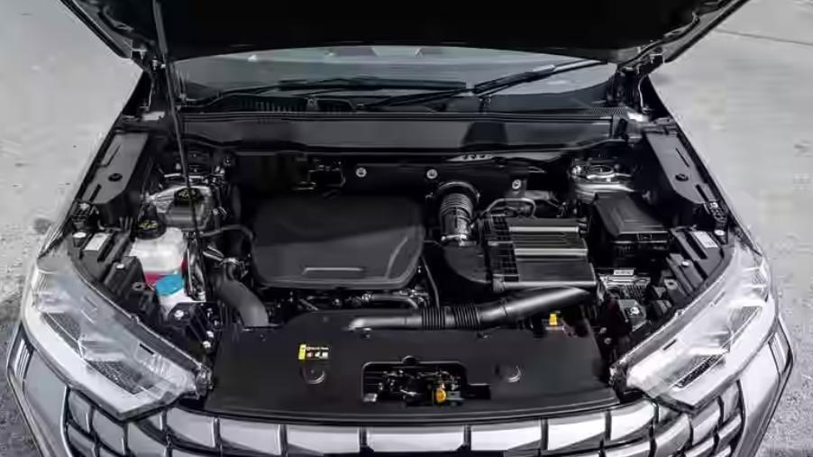 新标题：哈弗H6曼谷惊艳亮相，全新设计颠覆想象，未来出行新篇章？