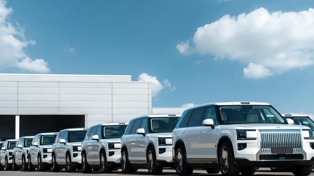 门店人满为患，极氪9X订单持续暴涨，Ultra版成香饽饽？