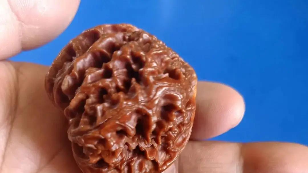 我的文玩核桃“大酱色”了怎么办是不是盘废了？可别！那是快了