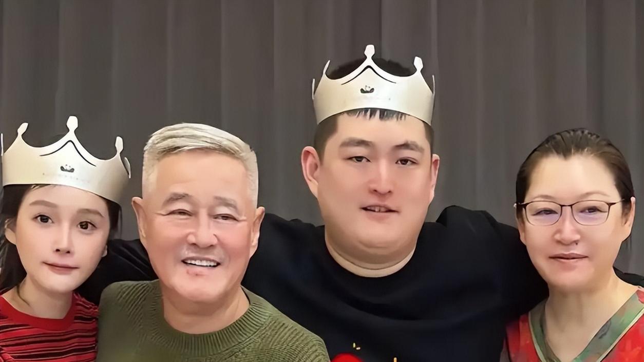 有钱和有教养是两样东西 在林峯老婆张月的身上就狠狠体现出来了