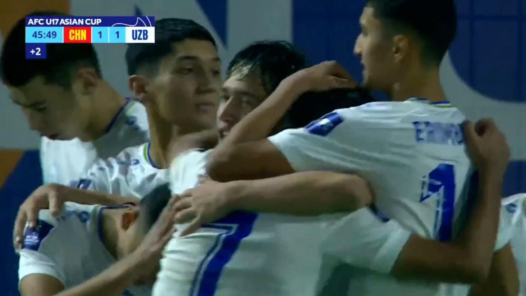 U17国足1-2遭乌兹别克斯坦逆转，86分钟绝杀球粉碎世界杯之梦，球员泪洒赛场
