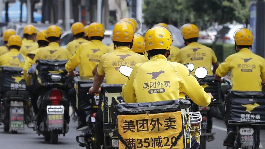 骑手的社保问题，终于解决了，但对骑手的“凝视”何时结束？