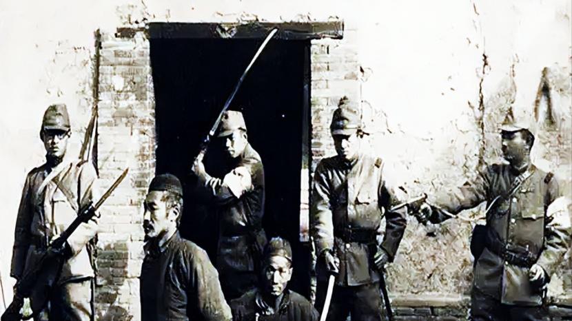 鬼子兵晚年颤抖回忆：屠村时，一个中国老汉的嘶吼，让我噩梦余生