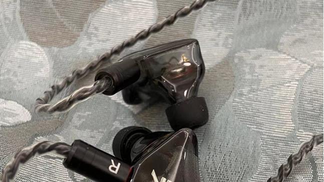 3款有线耳机，既是听歌帮手，也是简约配饰