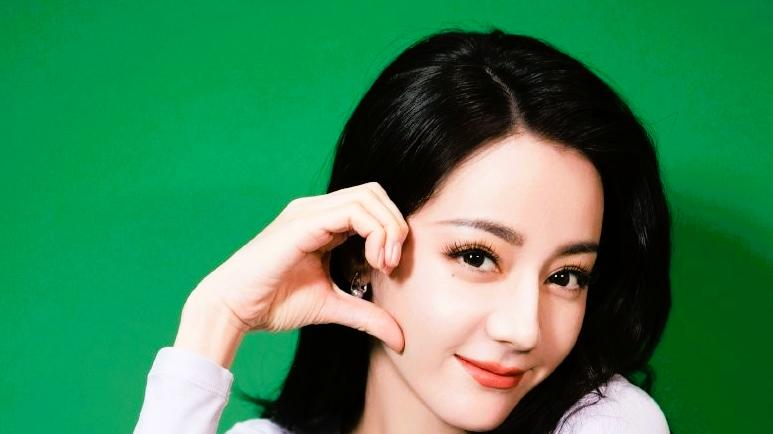 监控曝光心疼！热巴被强制休假，嘉行致歉补健康机制