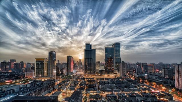原央行副行长朱民称：中国房价很难再涨！
