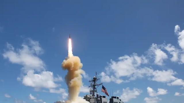 伊朗老乡捡到宝，上交美机密导弹残骸，难怪伊朗导弹被拦截一大片