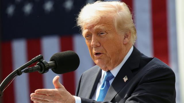 特朗普威胁见效，日本航运巨头暂停向中国下单，最大赢家不是美国