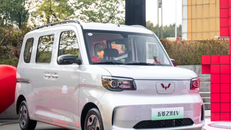 双侧滑门，大空间，纯电新车！已上市仅卖5万！