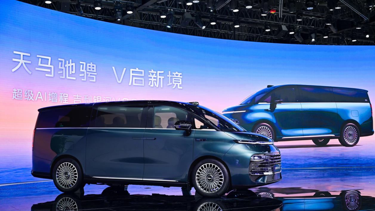 吉利汽车11月销量破31万，连续9个月同环比双增长