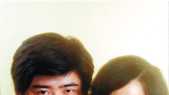 36年后再看刘欢：成名不弃糟糠妻，坚持教书30年，他有多难得