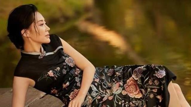她撩汉无数，55岁至今未婚，终究是为自己的“风流”付出了代价