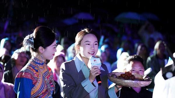 2025四川省“天府百姓大舞台”攀西片区汇演火热上演，群众文化赋能乡村振兴新图景