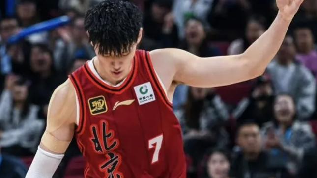 CBA快讯！赵睿选择广东退役，曾凡博追梦NBA，杨鸣战略性放弃