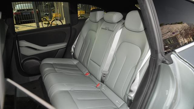 高颜值旅行车，4秒破百加速，30万内支持3分钟换电
