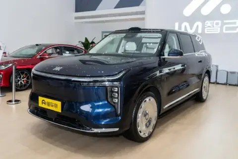 元旦春节返乡选智己LS9：冬日续航无焦虑，全家舒适的大六座SUV