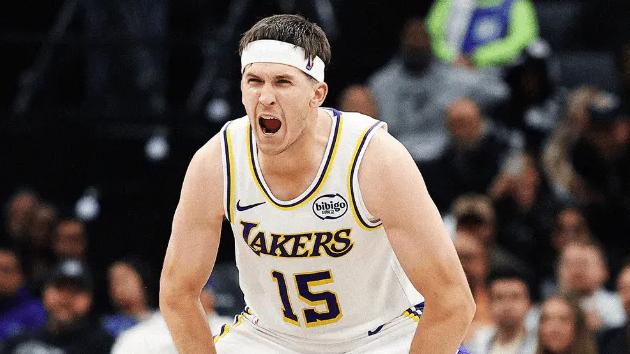 51分11板9助！里夫斯太狠了，一战刷爆多项NBA纪录，东皇安心养伤