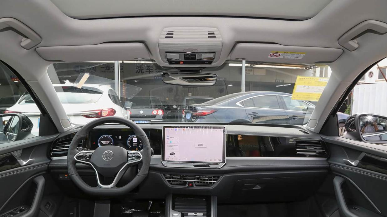 2026款大众迈腾上市 售17.99万起 新增高快NOA 采用大语言模型