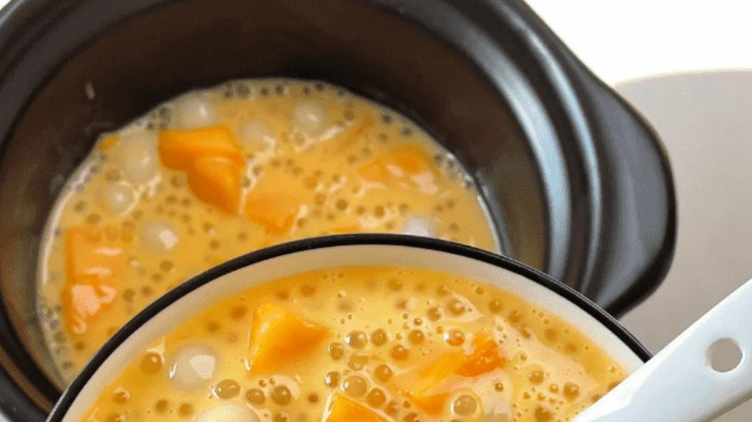 芒果圆子西米露：用Q弹西米和爆汁芒果，煮一碗会发光的秋日甜汤