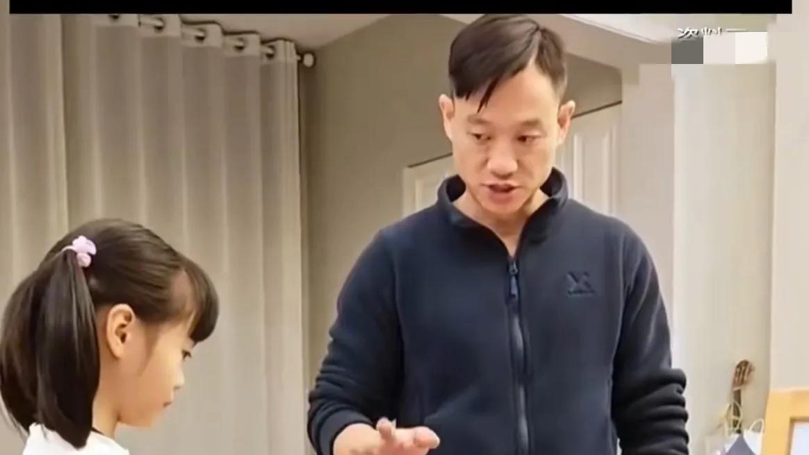 杨威回应女儿在家上学原因，并不是像大家说的有钱任性
