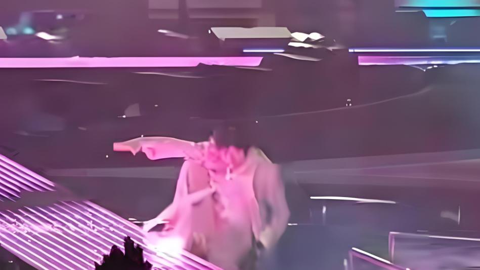 阿信摔破手坚持演出 F3成员贴身陪伴