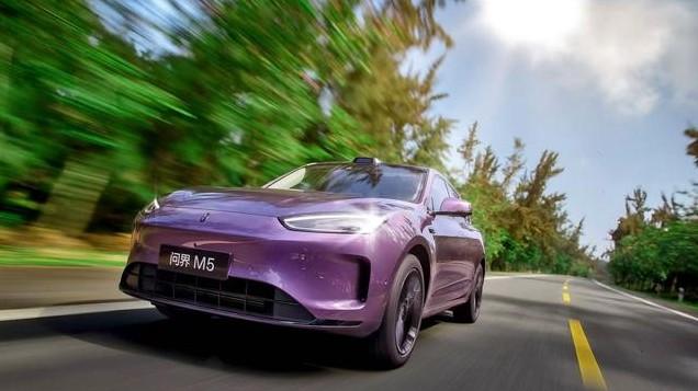 竞争力的秘诀是颜值+智能！问界新M5 Ultra五大升级诠释科技美学