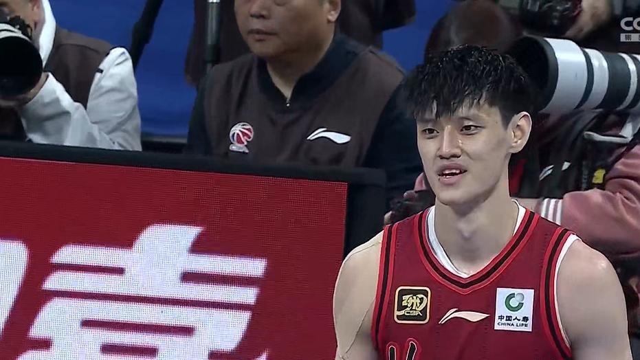 令人汗颜！山东惨遭逆转无缘开门红，高诗岩6中1，曾凡博独砍33分