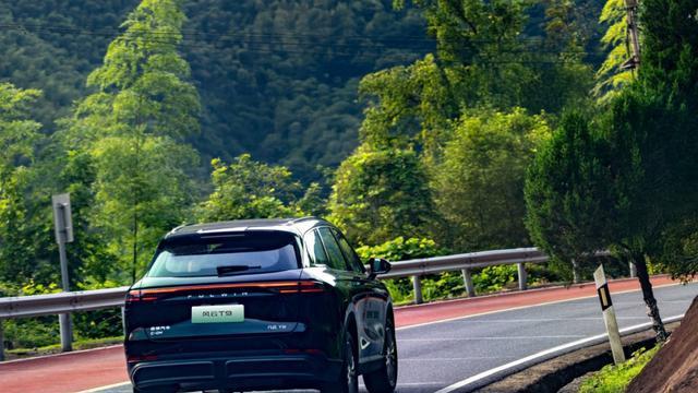 奇瑞风云T9征战“中国秋名山”，硬核性能定义混动SUV新标杆