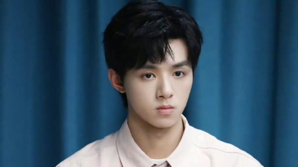 孙乐言也懵了！奥斯卡冯程朗复制粘贴脸，网友：亲生的都没这么像！