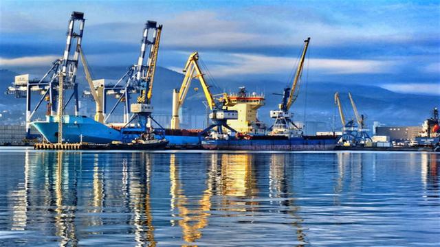 绝不让普京拿到主动权！9国大军准备入乌，下一秒，俄潜艇炸了