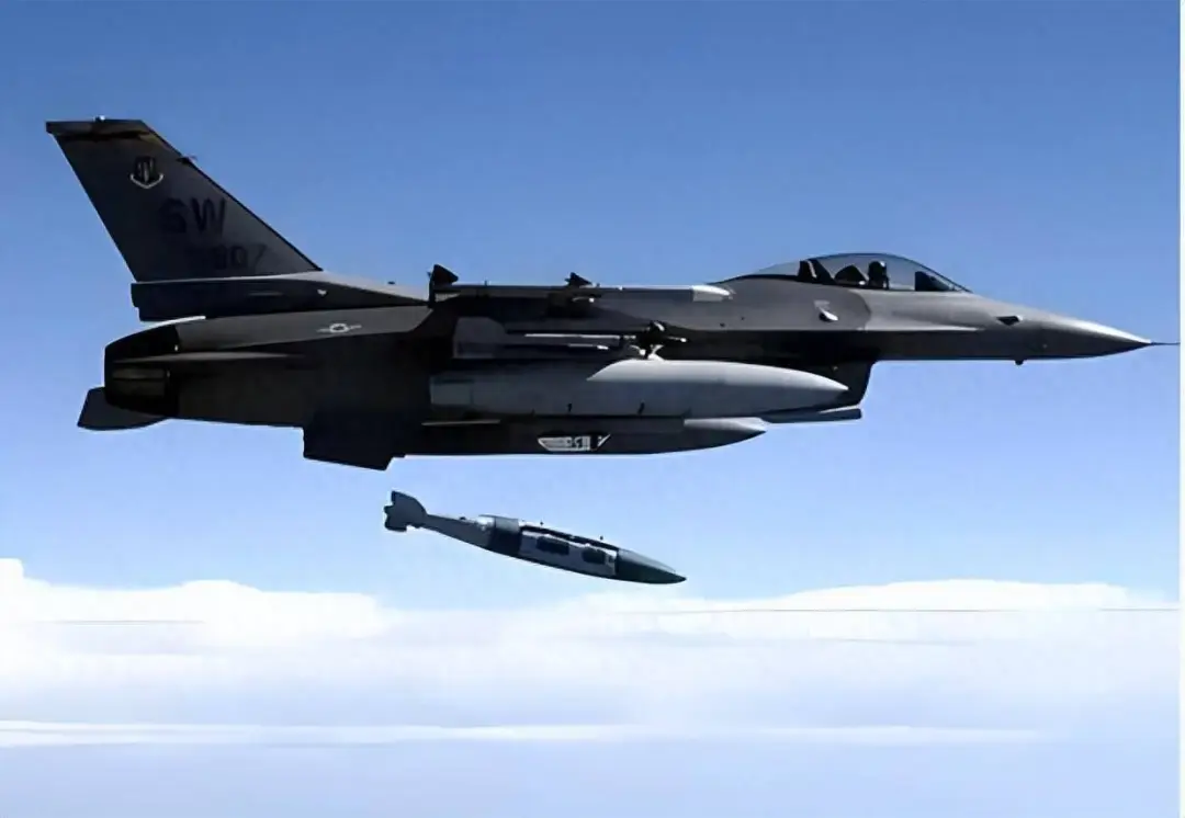 泰国顶着压力把柬埔寨的电诈园区给炸了！