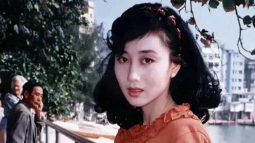 利智：嫁给李连杰才是心碎的开始，婆婆张凤兰至死都没有原谅她