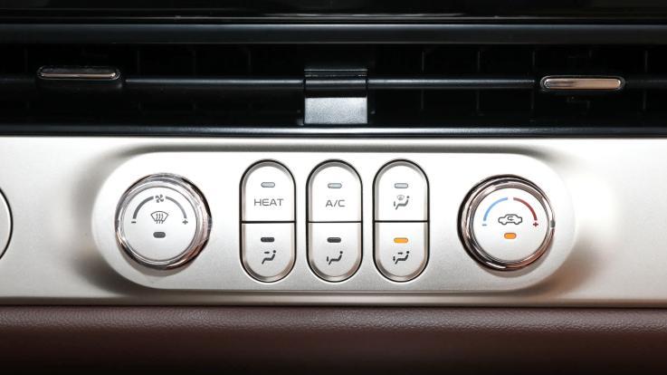 不到6万就能买301km续航代步车？外形呆萌，宁德时代电芯