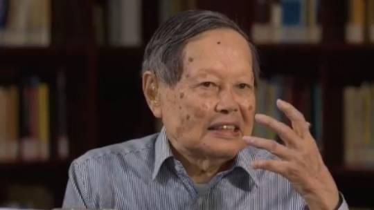 杨振宁谈美国教育弊端



送孩子去美国留学，真是最好的选择吗？杨振宁教授早就指