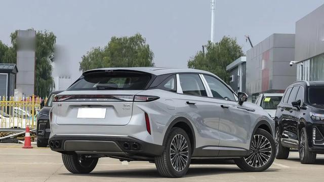 奇瑞推出中型SUV“唐”，配备3挡DHT，混动续航可达1400公里！