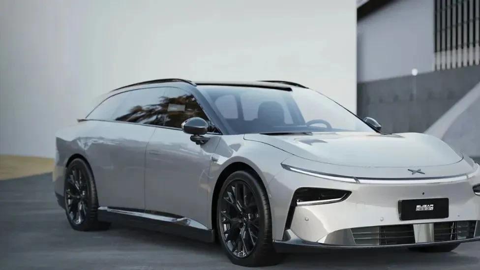 全新小鹏P7，多家媒体发布渲染图