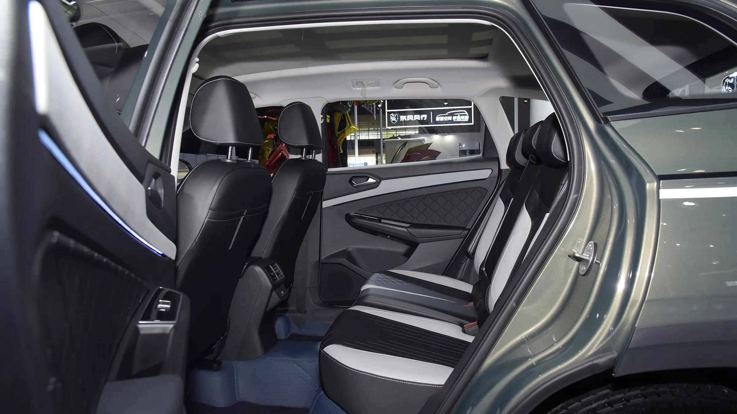 合资车打响“以价换量”，中型SUV跌至6万，四轮独悬+6AT，喝92油