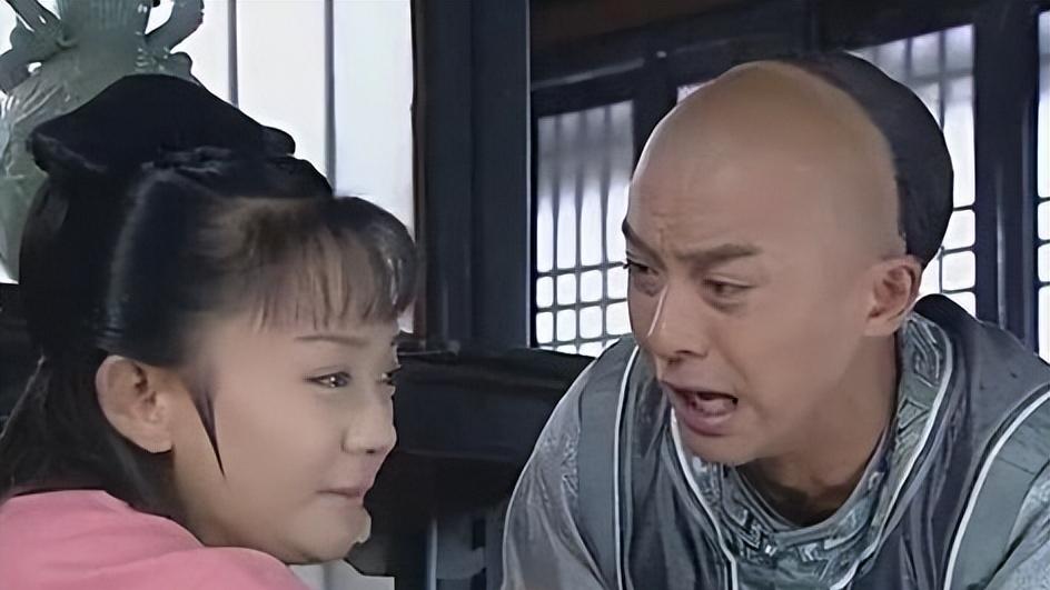 紫薇从青楼被接回：为啥拼命“洗澡”？你听尔康在门口说了啥