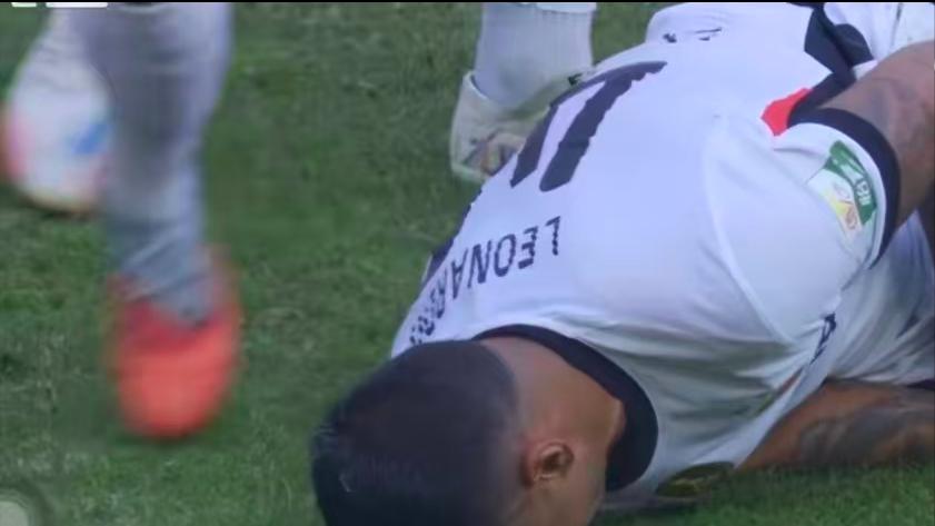 不服！海港被针对？点名克雷桑！沪媒：全场最佳，裁判克雷桑2选1