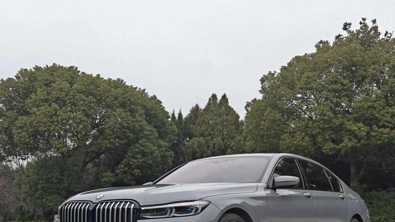 宝马740Li：5.6秒破百，近5米车长，不到50万体验豪华旗舰座驾！